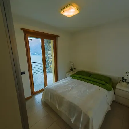 Sleeps 4 Pool דירה